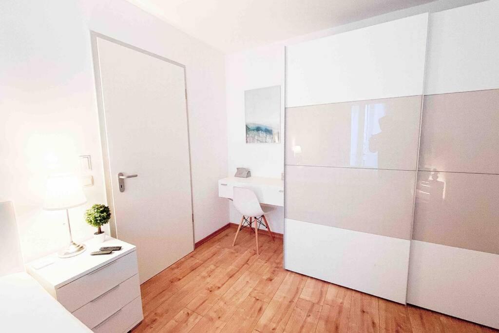 Luxury Home Cinema 2R Apt + Balcony / 65M² Lipsia Esterno foto
